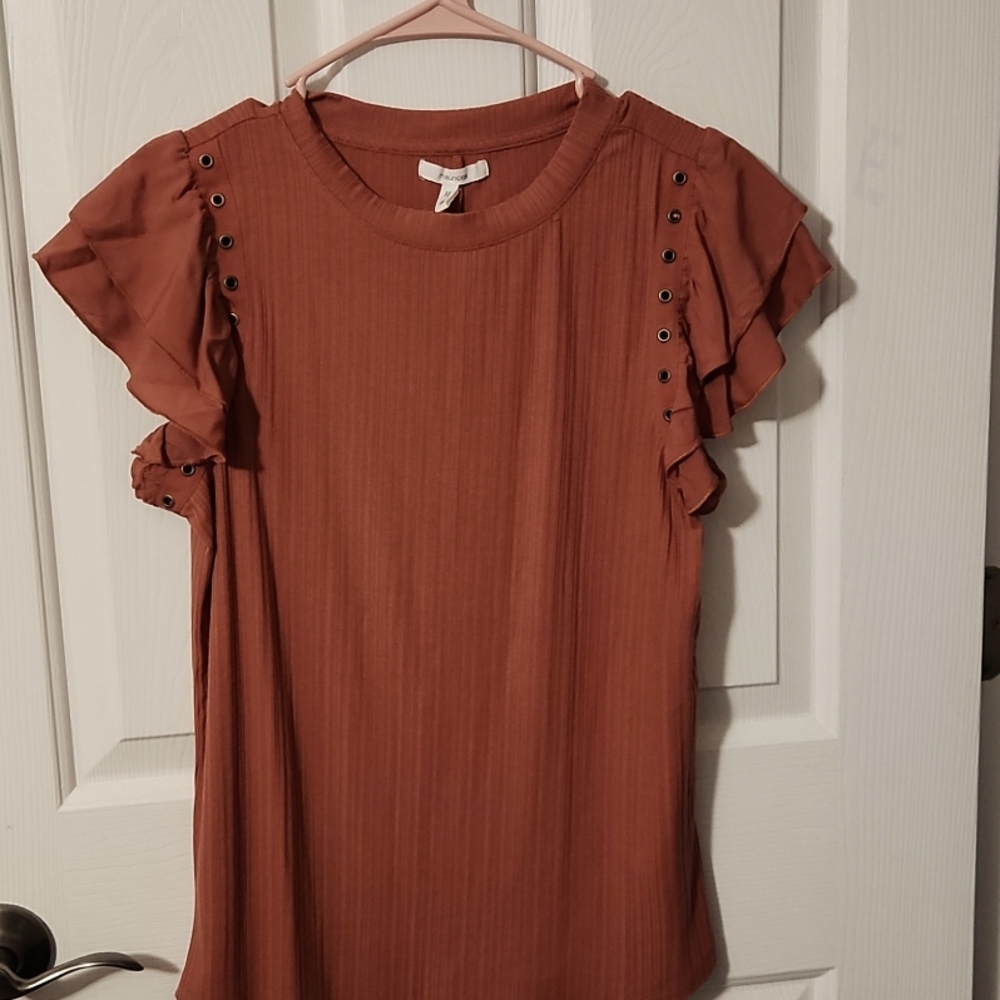MAURICES Small, Rust color top